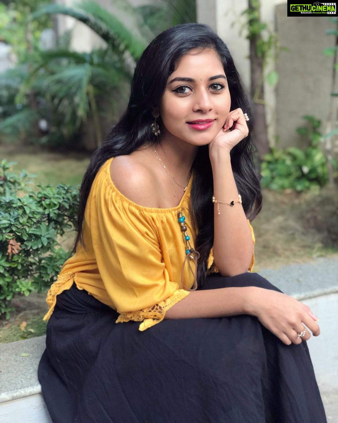 Suza Kumar Instagram - Happy Friendship Day ✨❤️ to all those beautiful souls who never give up on ur friend when they need you ♥️ . . Much love to those beautiful souls who never let them down for anything and have always had their back ✨💗🥰 . #friendshipday #trust #belief #peace #keepgoing #yourstrong #truefriendshipneverends #livethelifeyoulove ✨♥️