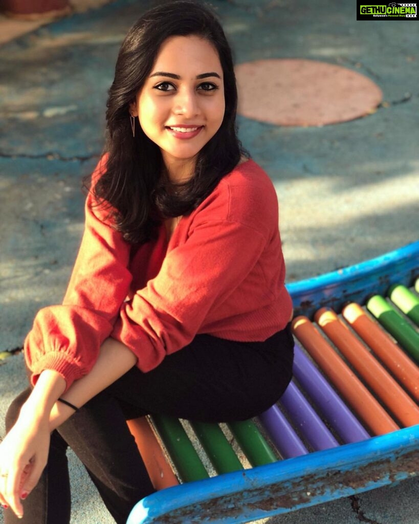 Suza Kumar Instagram - Rise up nd glow like the sun 🌞 only u can do it for urself ✨amidst all the chaos ur facing ,have that little hope by ur side to push u forward ❤️ #imtrying 💕 . #riseandshine #glowup #havehope #livelovelaugh #thingswillgetbetter ✨♥️☺️