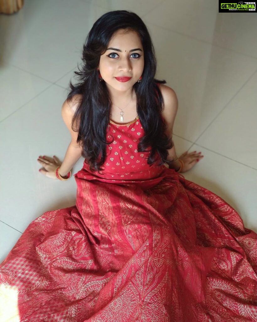 Suza Kumar Instagram - HAPPY NEW YEAR ALL 😍💃🏽🎊♥ ..2019 it is 🧡🧚🏼‍♀ . Stay happy,blessed with lots of love around 💗 Let this be the best year for all of us ☺❤Love u all 😍♥ . #happynewyear #2019 #suzakumar #hope #newdreams #positivevibes #lovelife #livethelifeyoulove #happysoul 💃🏽💋💕