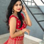 Suza Kumar Instagram - Last few days of 2018 🌸 Count ur blessings 😇 Love more 🥰 Forget bad memories😔 Forgive 🙃🙂 Live the moment 😌 Laugh more nd 😆🤣 Give love 💖 nd 🧡 Spread tons of positivity ✨♥️ . Hope u all do only the gud things that make ur heart nd soul shine🌟nd feel happier nd create much more wonderful memories to treasure☺️❤️ . #lastfewdays #countyourblessings #lovemore #forgive #spreadpositivity #livelovelaugh #creatememories #livethelifeyoulove ✨☺️💋