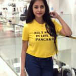Suza Kumar Instagram - Hello December 🌸💛🌸 . #hellodecember #favouritemonth #newhope #newdreams #happymonth #celebratelife #livelovelaugh ☺️♥️✨💋