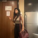 Swagatha S Krishnan Instagram - Oorku kelambren sir . Mangala full shake aana oru photo edunga . Tata Byebye 🌸 #backtoindia