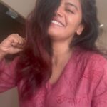 Swagatha S Krishnan Instagram - My New song is out 💃🏻 Alaadhiyaanen for the movie college road. Music by @ofrooooo. Ive sung this along with @dsathyaprakash . Lyrics by @kukarthikoffl . The movie stars @actor_lingesh_official & @ananthnag24 . Do listen to the song 💃🏻💃🏻💃🏻 #alaadhiyaanen
