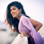 Swagatha S Krishnan Instagram - மொட்டமாடி மொட்டமாடி ஒரு love ஜோடி love ஜோடி 🌸 Wearing the limited edition ombre statement Juhi from @taarabai.online Photographed by @dualpixelstudio Mua : @anjusartistry 🌸 #vedikkai #vetti #photoshoot #mottamaadisandhippu #swagatha #singerswagatha