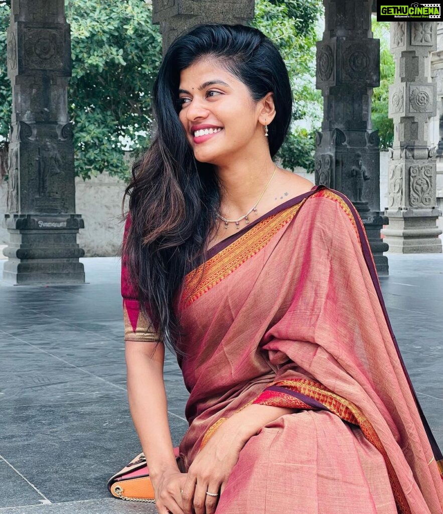 Swagatha S Krishnan Instagram - Ayudha poojai sirappu .. Pudavai vibes 😎 📸 @pyaanka