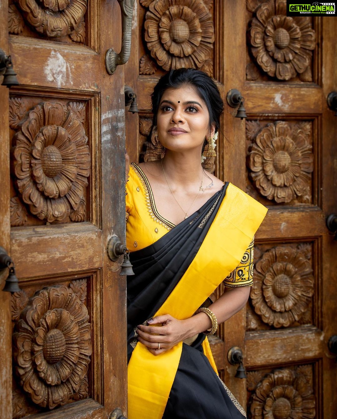 Swagatha S Krishnan Instagram - This was such a memorable shoot for many reasons. Firstly for the wonderful @milarajmakeup s talent, for keeping my skin tone intact and giving me my favourite kind of flawless makeup. This gorgeous saree in black and yellow from @kanchi_divine_collection , the wonderful @saransphotography on the camera , Mallipoo in malaysia from @sanas_garden and @raj_kumar_8211 for the impeccable hospitality and welcome ! Cant thank you guys for making me so comfortable throughout the shoot . Cant wait to be back in malaysia to see you all ♥️