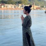 Swagatha S Krishnan Instagram – Ma Ganga 🙏🏼 Wishing and praying for all of us to the mighty mother Ganga from Rishikesh . She s the greatest mother and medicine that has been gifted to us. 🙏🏼 #jaigangamaiyya