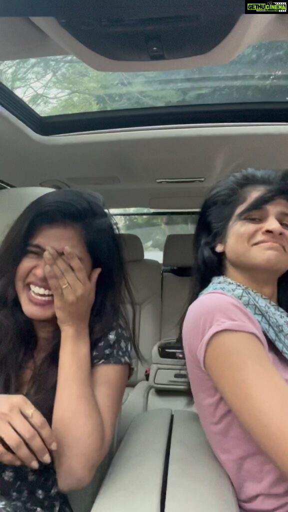 Swagatha S Krishnan Instagram - Doing Reels with siblings like @mayaskrishnan can be hazardous to health . Tag ur annoying sibling psycho 🤧 #kannuvali