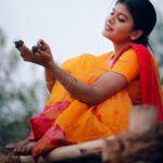 Swagatha S Krishnan Instagram – மருதாணி சிவப்பா வெட்கம் சிவப்பா ♥️ Shot by the brilliant @karthikha_photography mua @bhairavimakeoverartistry #maduraikaari #oorkaaraponnu #actor #singer
