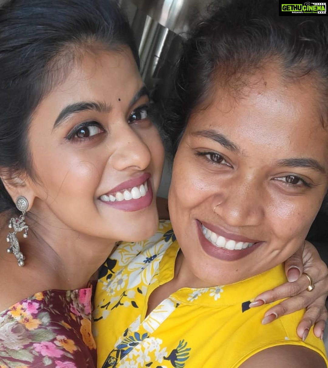 Swagatha S Krishnan Instagram - @anjusartistry .. There is no one else other than her who knows my taste better when it comes to the way i look. This talented, hard working, passionate Artist, mother and friend is one of my favourites and someone i’d blindly trust. Go and take all that u deserve and more. Sky is the limit darling. #dolledupforpromotions