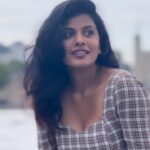 Swagatha S Krishnan Instagram – How the day went by Saindhu Saindhu ;) ♥️ shot on iphone by my mamey @goutham_healer . @swetha_s_goutham 😘#london