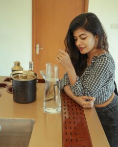Swagatha S Krishnan Instagram - Found speedxbars while looking for a one-of-a-kind home bar. This beauty is not just a style statement but has also become all my friends’ favourite. Classy, functional, portable & convenient. This is a must have home bar we’ve always wanted 🥂 #speedxbars #collaboration