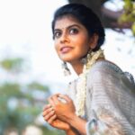 Swagatha S Krishnan Instagram - நேத்து ஓரக்கண்ணில் நா ஒன்ன பாத்தேன்… ;) 🙈 Shot by : @sinty_boy & @thetravelingphotographist Mua and hair stylist : @anjusartistry Retouch : @thetravelingphotographist