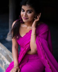 Swagatha S Krishnan Instagram - Oh shanthi shanthi oh shanthi 🌸  @taarabai.online @bhanaa._ @glittersbytabbu @priyanka.muneshwar_