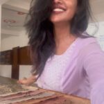 Swagatha S Krishnan Instagram – Breaking into a song at workplace isnt strange with me being around :) 🌺 #taarabai #arthouse #singer #actor #artisan #businesswoman #ayurveda Rishikesh ऋषिकेश