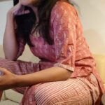 Swagatha S Krishnan Instagram – BTS Neyar viruppam . in between shoots are actually fun with my people around @anjusartistry thanks for the video darling ! Also here s bit of singing for ya’ll my insta vaathis. ♥️#singer #songs #music #bts