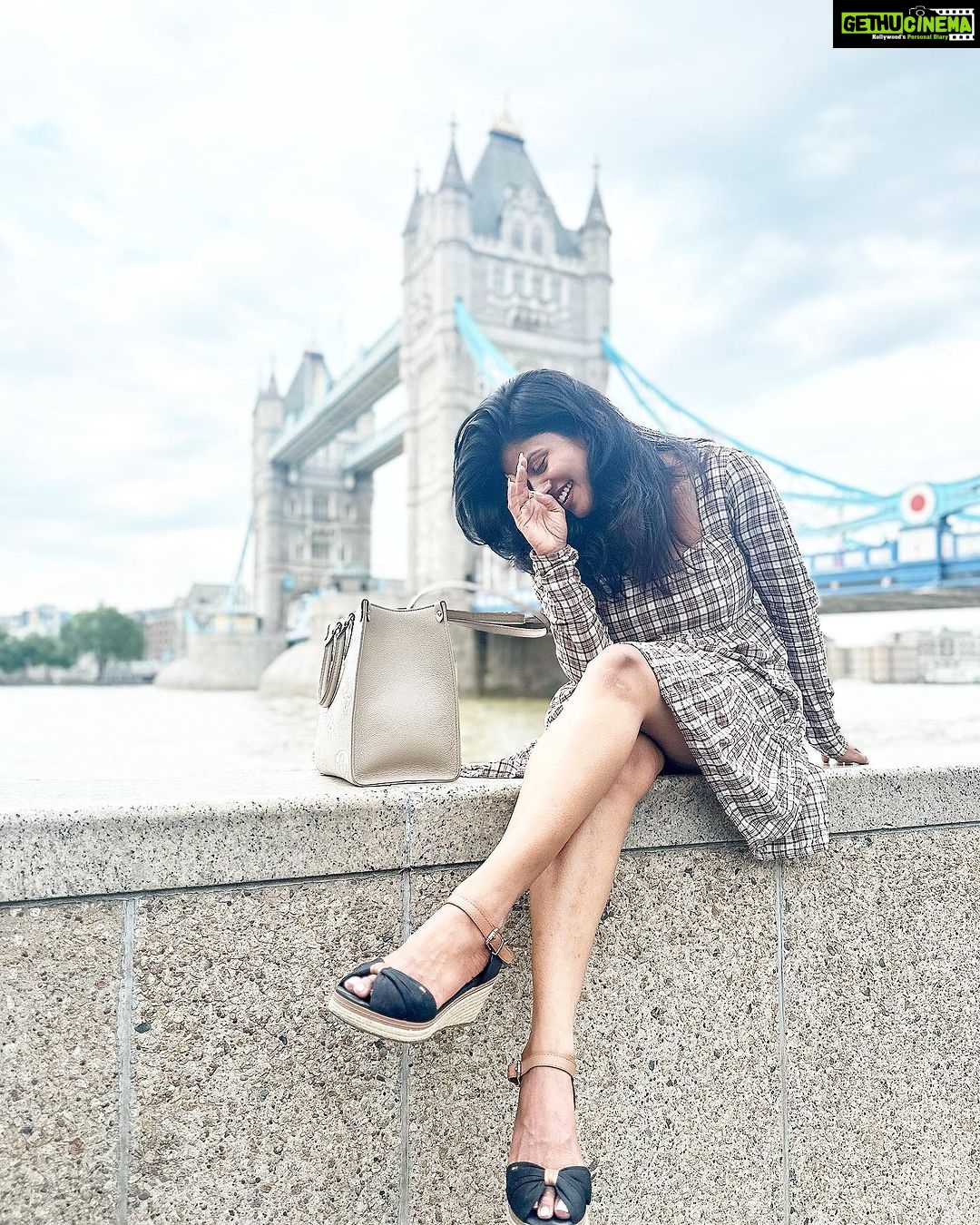 Swagatha S Krishnan Instagram - Channelling the tourist in me ;) 🌸 Shot on iphone by @goutham_healer #london #towerbridge Kensington Gardens