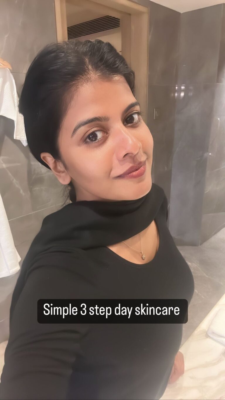 Swagatha S Krishnan Instagram - It requires just a routine to glow. This takes 10 minutes every morning. Do this simple 3 step procedure with 1. Facewash 2. A serum 3. Sunscreen . This is my morning routine. While following any routine DO NOT expect results immediately. It takes time and repeated application of these products, for the skin to absorb , recover and reflect. Be regular and stay patient :) Choose functional products that are effective while being kind to your pocket too. In my next videos Ll talk more about night care, haircare, reviews of skincare products that I use in particular, some products I adore and some additional steps that can be added to this regime for extensive skincare. #skincare #mydailyregime #routine #cleanse #nourish #protect #myskin #bareskin #morningskin #singer #actor #model #influencer