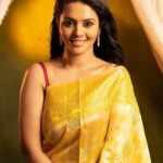 Swathishta Krishnan Instagram - SAREE is always an Epitome of FEMININITY 💛 . . . . Beautifully crafted @rajmahal_official Perfect accessories by @fineshinejewels MUAH @jiyamakeupartistry @marysbridalstudio Shot by @mikkie_photographhy