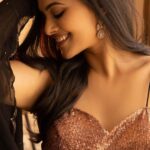 Swathishta Krishnan Instagram - 🥰😍😘 . . . . Wearing @_.rubeenavogueofficial._ Captured by @mikkie_photographhy Edit @sabu.dxb MUAH @vishaa_hairandmakeup Hairdo @anu_hairstylist_sareedrapist Accessories @fineshinejewels