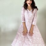 Swati Kapoor Instagram - There I glow again 💕 Outfit @akisostore Styled by @seam_stress_by_rajludhwani