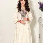 Swati Kapoor Instagram - 🪻🪻🪻🪻🪻 Have you downloaded hipi yet ? Link in bio 🪻 Outfit by @pinkwardrobevadodara Styled by- @seam_stress_by_rajludhwani