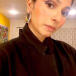 Tanishaa Mukerji Instagram - 🖤 makeup glow! #darkeyeshadow #makeupglowing #faceshading