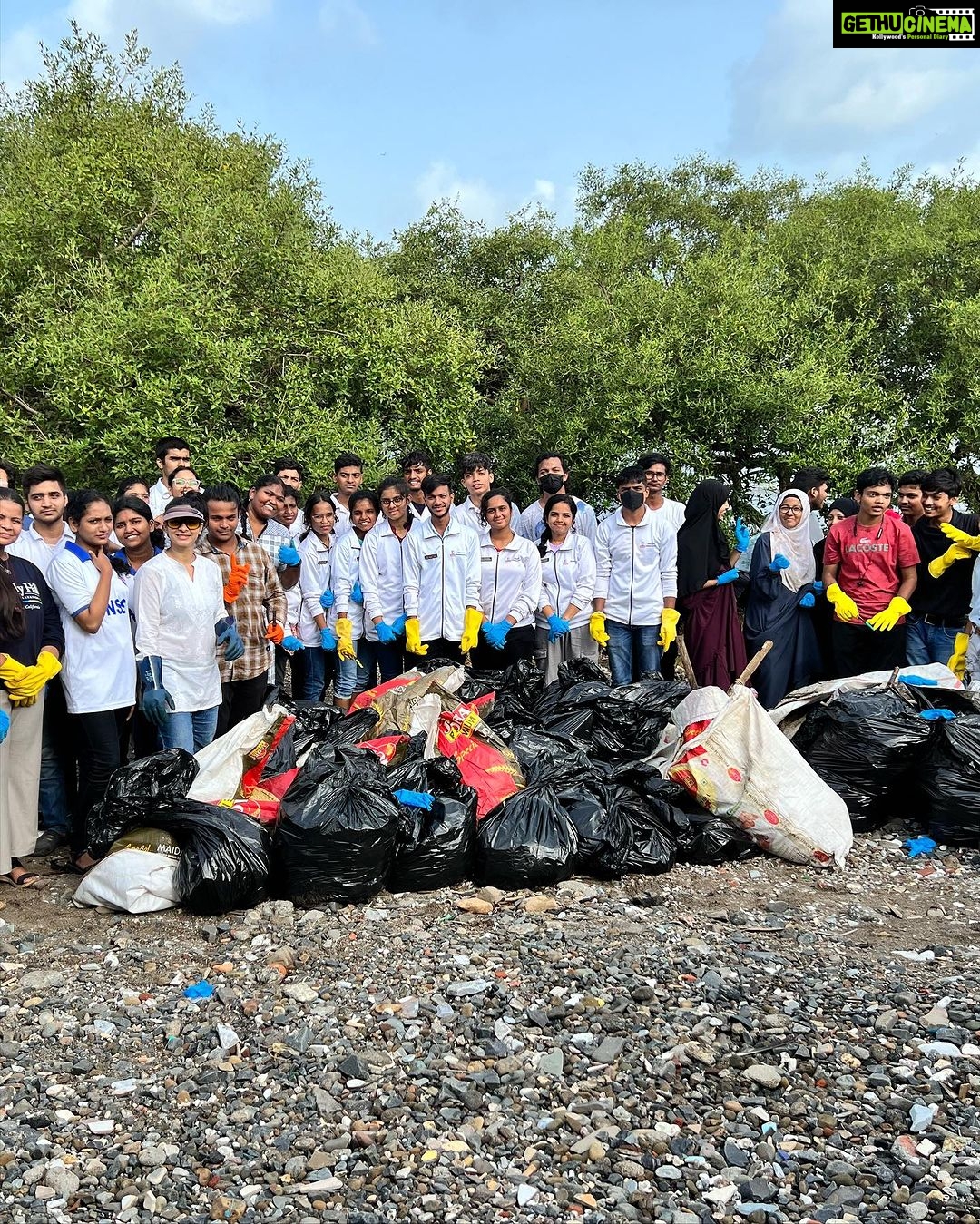 Tanishaa Mukerji Instagram - The only way I know how to celebrate the Independence Day of our great nation! Jai Hind! 🇮🇳💚 cleanup drive 12th august 2023 @nss_rizvicollege @bagarka_collage @v.tibrewala @itarunrathi @mangrove_foundation @oceanbeverages