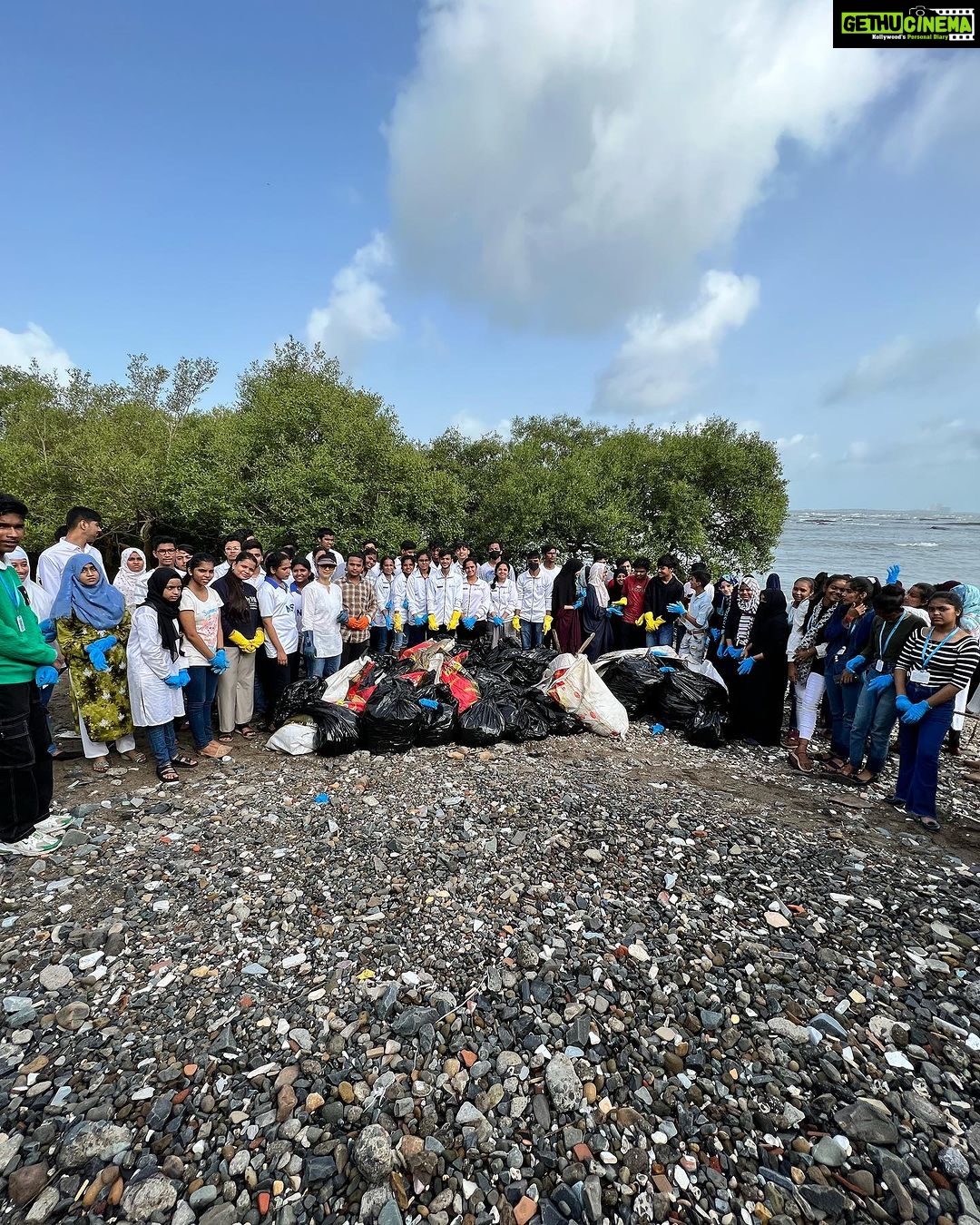 Tanishaa Mukerji Instagram - The only way I know how to celebrate the Independence Day of our great nation! Jai Hind! 🇮🇳💚 cleanup drive 12th august 2023 @nss_rizvicollege @bagarka_collage @v.tibrewala @itarunrathi @mangrove_foundation @oceanbeverages
