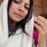 Tanishaa Mukerji Instagram - We shot this song on the banks of the Ganga in Banaras in the middle of covid and I was fortunate enough to go with my sisters to the banks of the Ganga in Hrishikesh this year in March so I had to cut this reel on her Aarti 🙏 #omnamahshivay @saregama_official blessed !