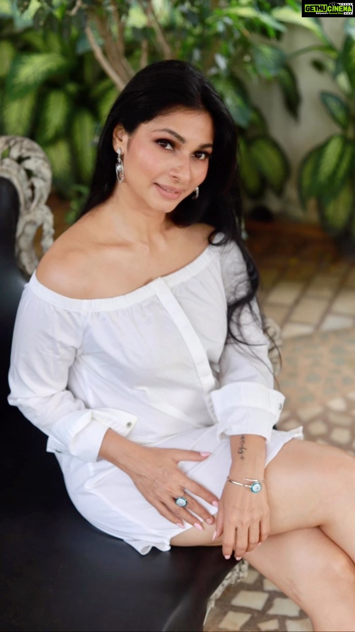 Tanishaa Mukerji Instagram - See no evil, Hear no evil, Speak no evil. Can’t get enough of this one - Tanisha Mukherji wearing our evil eye capsule collection and personalised charm necklace 📷 @mr_dhoka.ai #tanishamukherjee #tanishamukerji #jewellery #bollywood #celebrity #spotted #shoot #phootoshoot #statementpieces #ritikavardhan #cocktail #glam #trending #addiction #inspirationalquotes