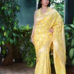 Tanishaa Mukerji Instagram – Rainy days make me feel like sunshine 💛🌝

Outfit: @warpnweftbysagrikarai
Stylist: @stylebysaachivj
Team: @sanzimehta777