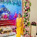 Tanishaa Mukerji Instagram - Thank u usha bhen @ushakakadeofficial for such a wonderful Ganesh Aarti , scrumptious lunch ! 🙏✨& wonderful performance of these beautiful girls playing the dhol ! Dearest @thezeenataman just loved those beautiful moments reminiscing about mom and dad with u, it made my day. ❤️ Ganpati Bappa Morya ! 🙏 Outfit: @warpnweftbysagrikarai Stylist: @stylebysaachivj Team: @sanzimehta777 Pune, Maharashtra