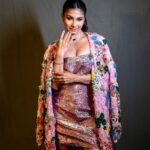 Tanishaa Mukerji Instagram - Bring out the beast and the beauty within you! Cos they both exist in me Stylist - @parikshaat Make up - Hair - Outfit - @mirpurimaheka Jewellery - @gehnajewellers1 Photographer - @araalexanderofficial #makeup @sam.shahani_ #hair @makeupbypramann