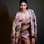 Tanishaa Mukerji Instagram - Bring out the beast and the beauty within you! Cos they both exist in me Stylist - @parikshaat Make up - Hair - Outfit - @mirpurimaheka Jewellery - @gehnajewellers1 Photographer - @araalexanderofficial #makeup @sam.shahani_ #hair @makeupbypramann