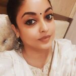 Tanushree Dutta Instagram – The praying woman is a powerfull woman. The devout woman lives, loves, learns, teaches, becomes & unbecomes all together because nature has instinctively made her a multitasker. Nature itself is an expert multitasker!! 

Keep seeking & keep learning!! Xoxo Kashi Vishwanath Temple