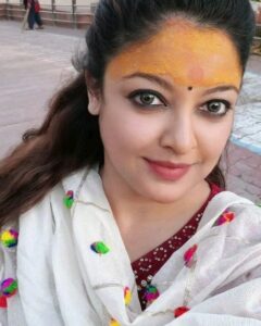 Tanushree Dutta Instagram - Throwback to last year 2022 in Ujjain. Met with a freaky brake fail road accident but was able to do Mahakaal Darshan and do a 40 day sadhana by staying in Ujjain. I visited and meditated at some local temples in the very activated & energetic holy city of Lord Shiva.