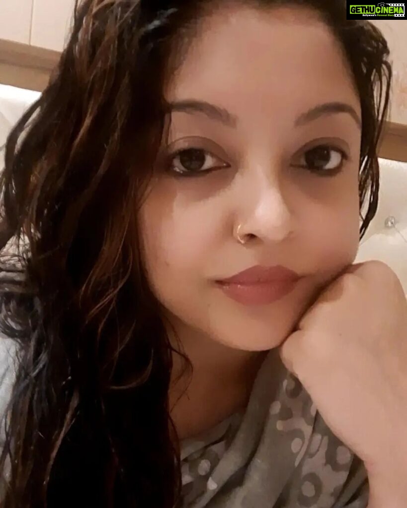 Tanushree Dutta Instagram - There are subtle energies that stop a saadhak even if ur living just a few hundred feet away from temple. These energies don't like to surrender to God so you gotta take charge & take urself and all these energies in His holy presence to transmute their effect!! Spiritual sadhana is not for the faint hearted & weak. Many day to day challenges and tests come. But if the faint hearted & weak ask for divine help even they are made strong enough to walk the path. When you start to activate your inner Goddess...many things come to test. But I will win...with the help I get from beyond. Thankyou Jesus, Thankyou Waheguru & thankyou Hanuman ji. These three divine beings help me immensely in my pursuits. They give me some of their energy when I'm feeling a bit slow, lax & unmotivated in life. I'm highly favored & blessed.. 🙌 😇 🙏 😌