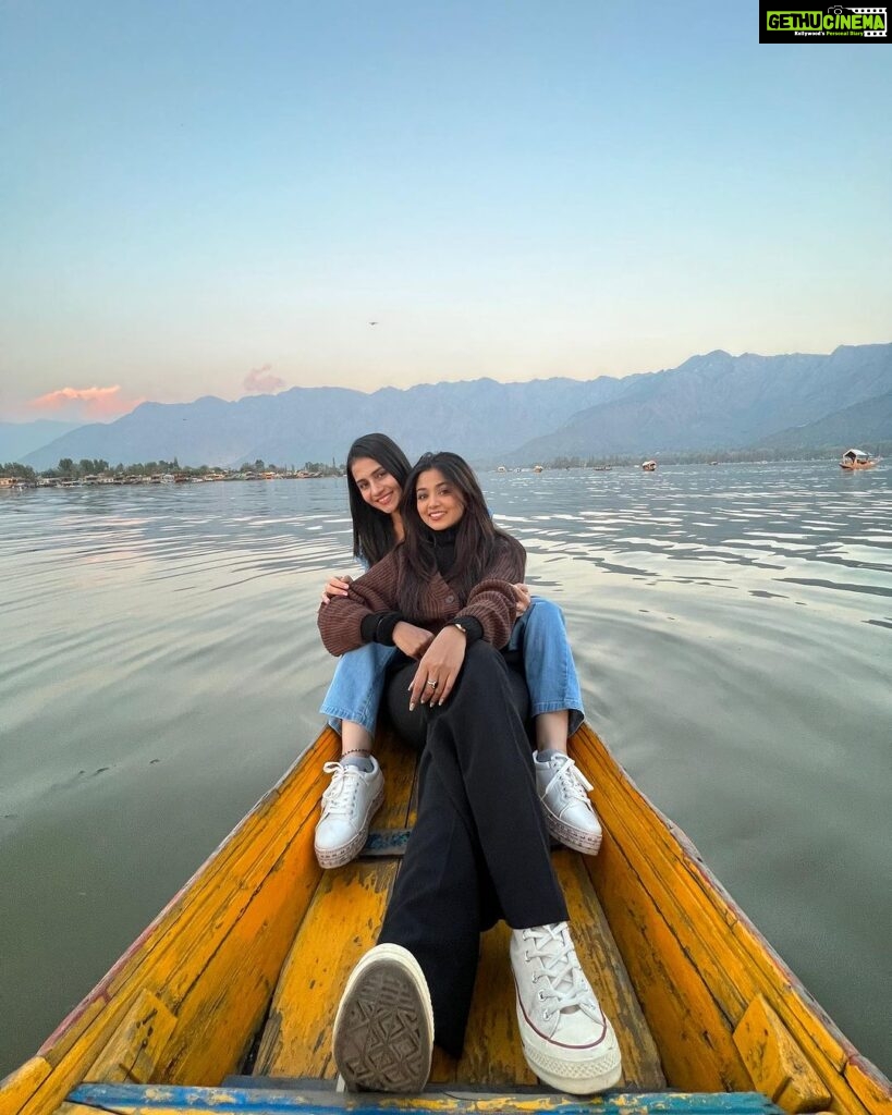 Tanvi Dogra Instagram - Happiest birthday to my beautiful & amazing sister 🤗❤️ You are a great human being, a perfect example of a good valued Indian girl ❤️ I love you a lot 🥰🫶🏻 Have a great year ahead Dharti mata @idharttibhatt 😃🎂🥳