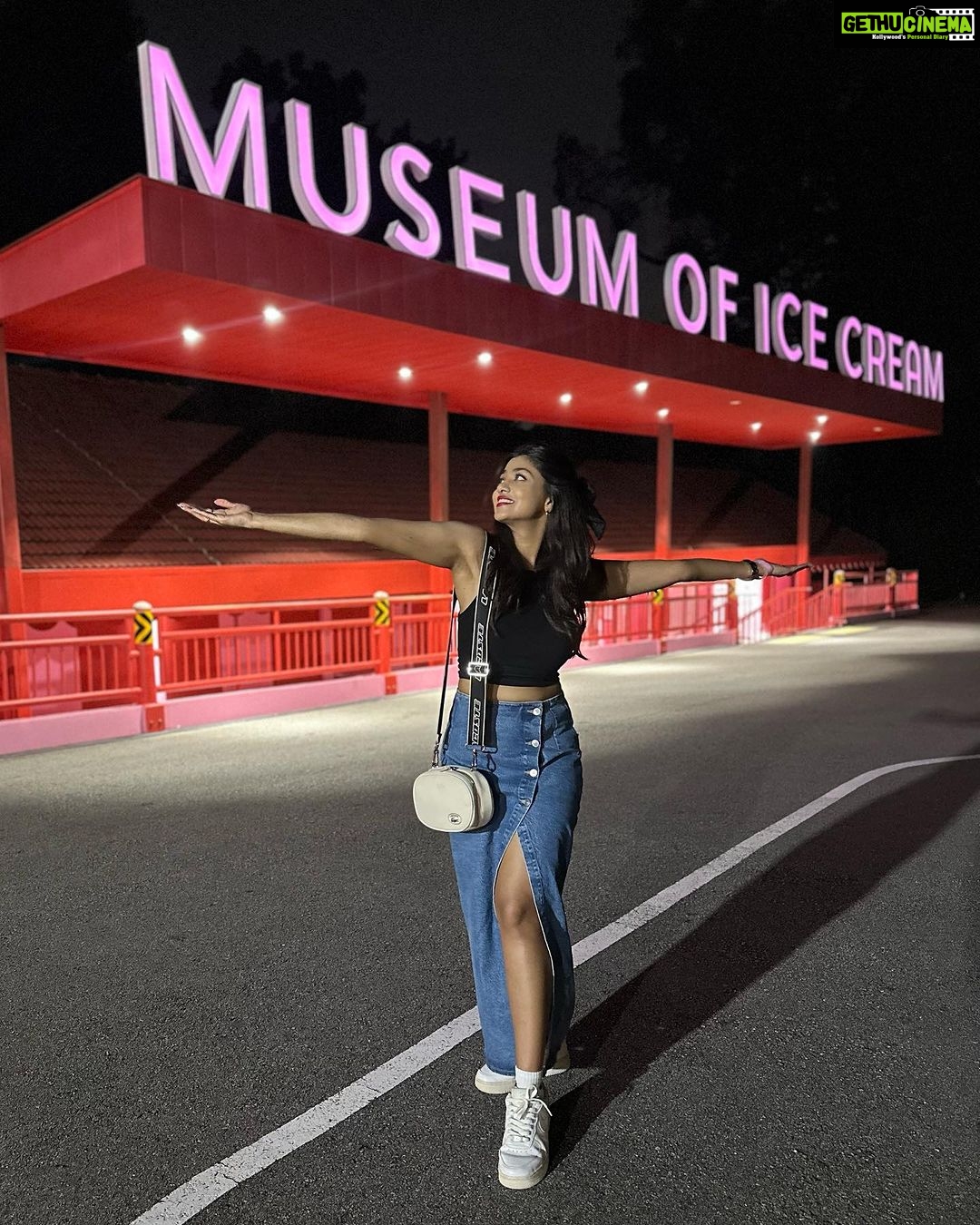 Tanvi Dogra Instagram - Went inside the icecream world 🥳💫🍦 . . . #yum #flavouredicecreams #cone #popsicle #vibrantcolors #pinktheme #delicious #fun MUSEUM OF ICE CREAM SG
