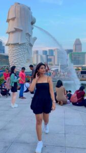 Tanvi Dogra Instagram - #chaleya ❤️❤️
Dancing on these beats in Singapore 😁✌🏻