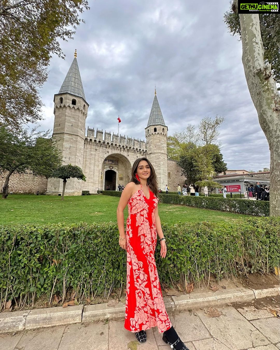 Tanya Sharma Instagram - My travel experience in Istanbul was very much different than my other vacations โฆ it was wonderful exciting tiring exhausting and a very unique experience and I donโt think I can sum up the whole thing with few pictures but I try and hope youโll like it too ๐๐๐๐ผ #istanbul #travel #streets #live #love #travelgram #turkey #tanyasharma Istanbul, Turkey