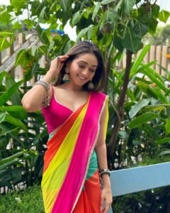 Tanya Sharma Instagram - Rani behaviour only 💕👸
.
.

Stylist: @the_neerajpandey
Outfit: @deeveecouture 
Outfit PR: @devampandeyofficial x @onestopsolution02  #saree #tanyasharma #ethnic #picoftheday #colorful #rani