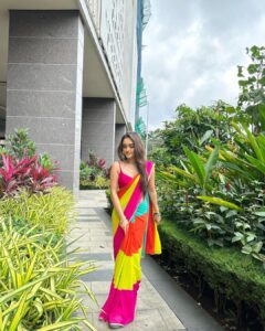 Tanya Sharma Instagram - Rani behaviour only 💕👸
.
.

Stylist: @the_neerajpandey
Outfit: @deeveecouture 
Outfit PR: @devampandeyofficial x @onestopsolution02  #saree #tanyasharma #ethnic #picoftheday #colorful #rani