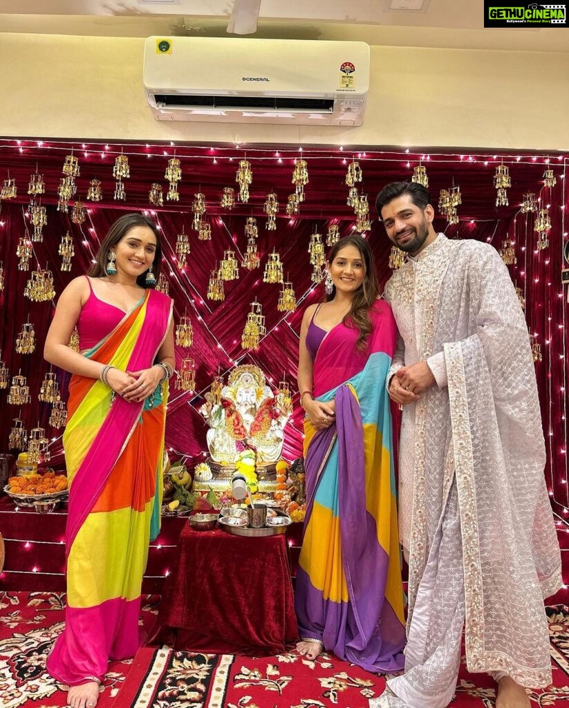 Tanya Sharma Instagram - Happy gannu day 💕 had the best time visiting my dear friends and their pretty ganpatis ! Bappa Humesha humare sath rahen 🙏🏻#ganeshchaturthi #grateful