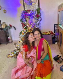Tanya Sharma Instagram - Happy gannu day 💕 had the best time visiting my dear friends and their pretty ganpatis ! Bappa Humesha humare sath rahen 🙏🏻#ganeshchaturthi #grateful