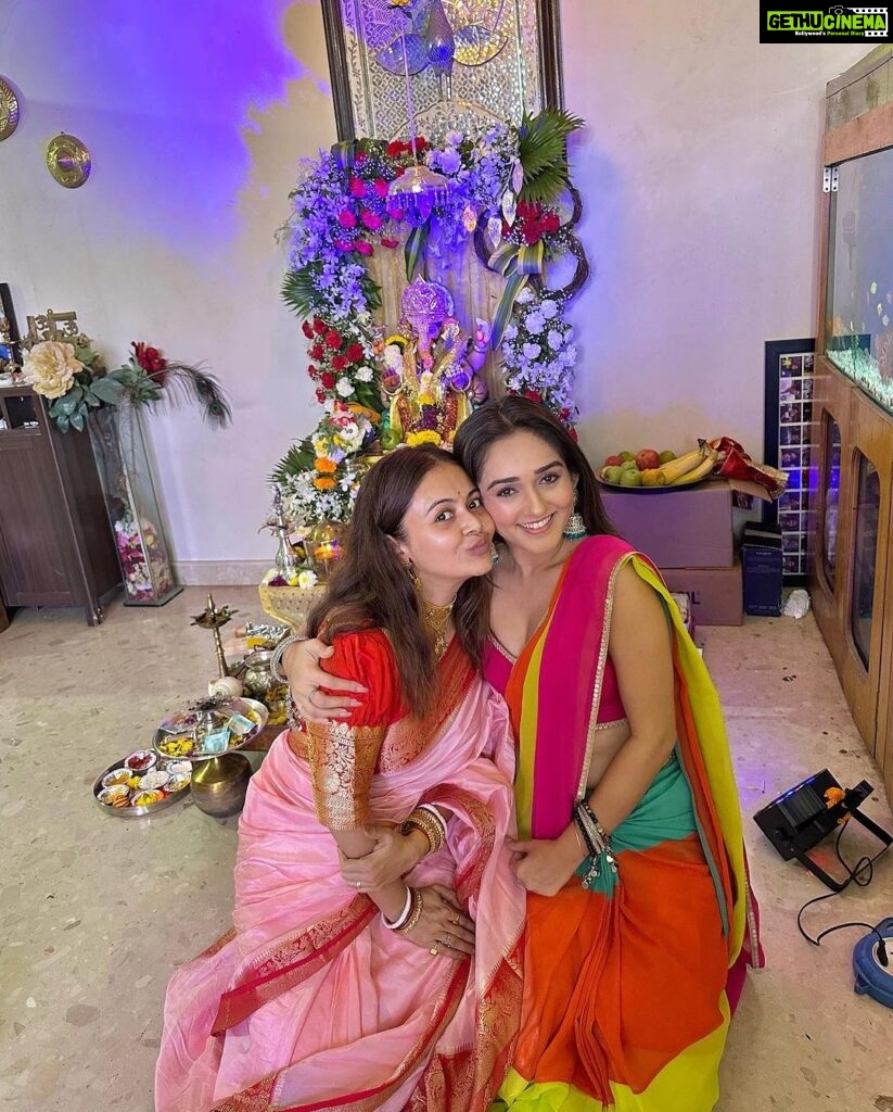 Tanya Sharma Instagram - Happy gannu day 💕 had the best time visiting my dear friends and their pretty ganpatis ! Bappa Humesha humare sath rahen 🙏🏻#ganeshchaturthi #grateful