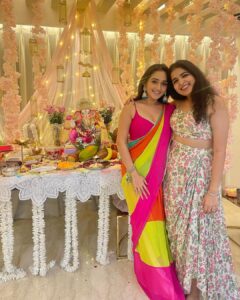 Tanya Sharma Instagram - Happy gannu day 💕 had the best time visiting my dear friends and their pretty ganpatis ! Bappa Humesha humare sath rahen 🙏🏻#ganeshchaturthi #grateful