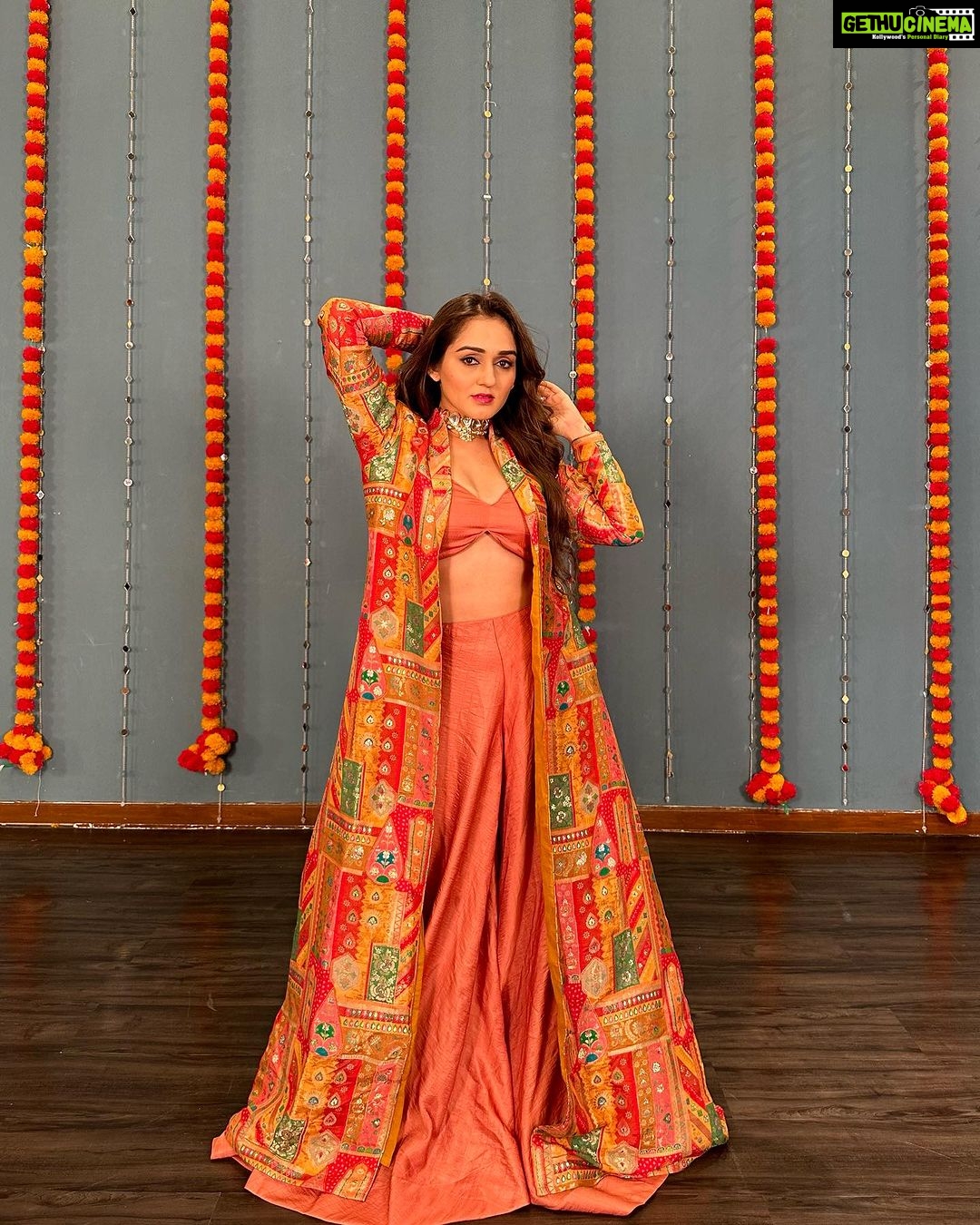 Tanya Sharma Instagram - My fav month My fav season My favourite festival begins ππ₯° . . Wearing - @jaanvikanabar Studio - @mantras11official #ethnic #indowestern #ganeshchaturthi #festivetime #picoftheday #tanyasharma