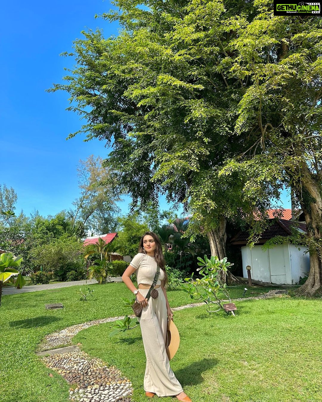 Tanya Sharma Instagram - Finally found my soul animal 🤌🏻 🐰.. . . bunnies by the beach at @frangipanilangkawi #travel #love #resort #langkawi #malaysia #girls #vacay #tanyasharma #frangipani The Frangipani Langkawi Resort & Spa
